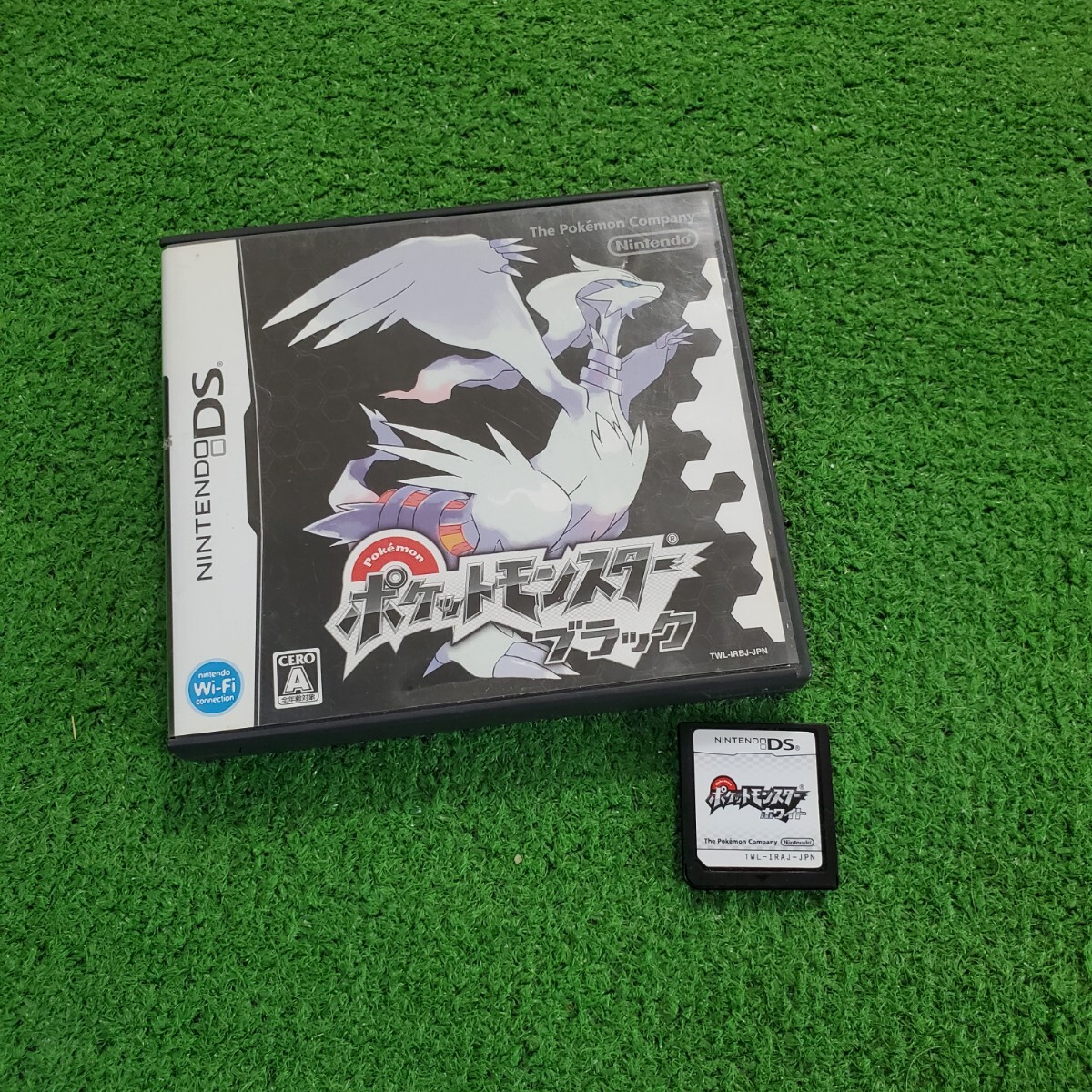 NINTENDO DS ソフト カセット ポケットモンスター ブラック ホワイト 動作確認済み 2本 まとめ売り ポケモン 人気ソフト 送料230円