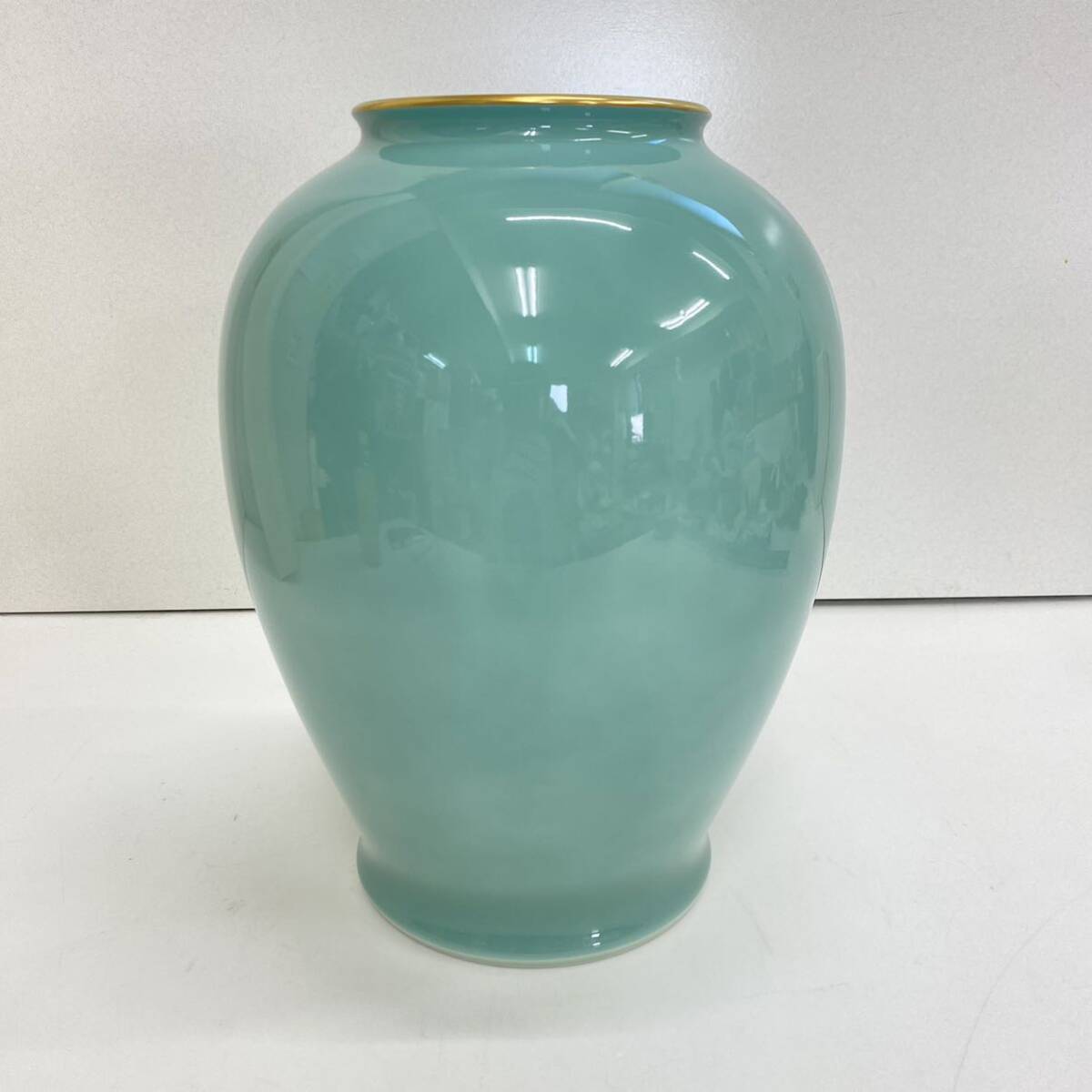 宮内庁御用達/深川製磁 花瓶/色絵彩磁 4点まとめ 箱付属 中古品 宮内庁御用達/深川製磁 花瓶/色絵彩磁 4点まとめ 箱付属 中古品