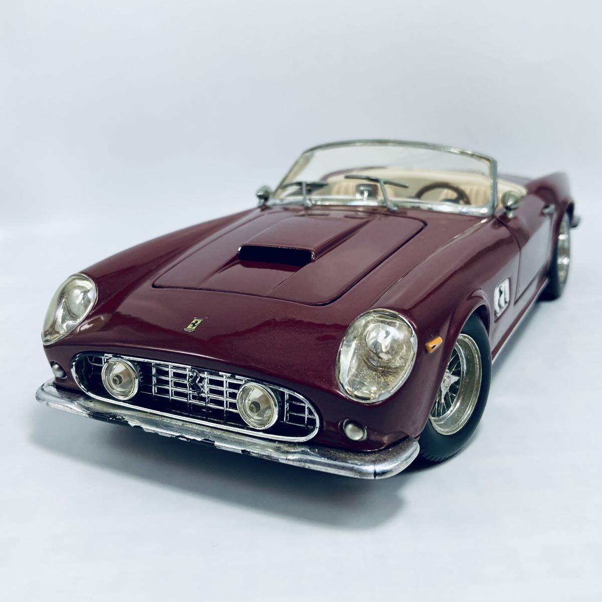 1/18 フェラーリ250GT カリフォルニア 60th記念モデル レッド