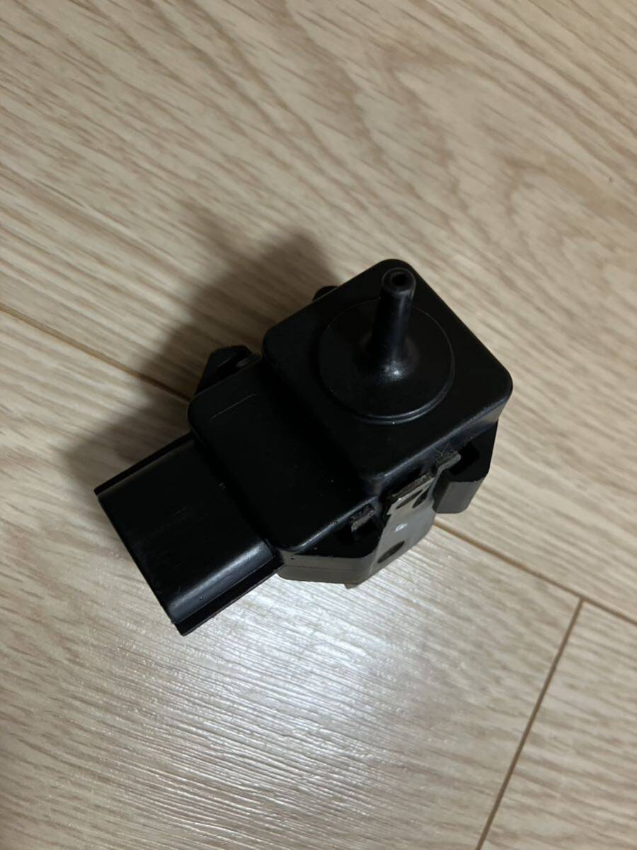 スズキ純正 JA22W ジムニー K6A MT プレッシャーセンサー 18590 スズキ純正 JA22W ジムニー K6A MT プレッシャーセンサー 18590