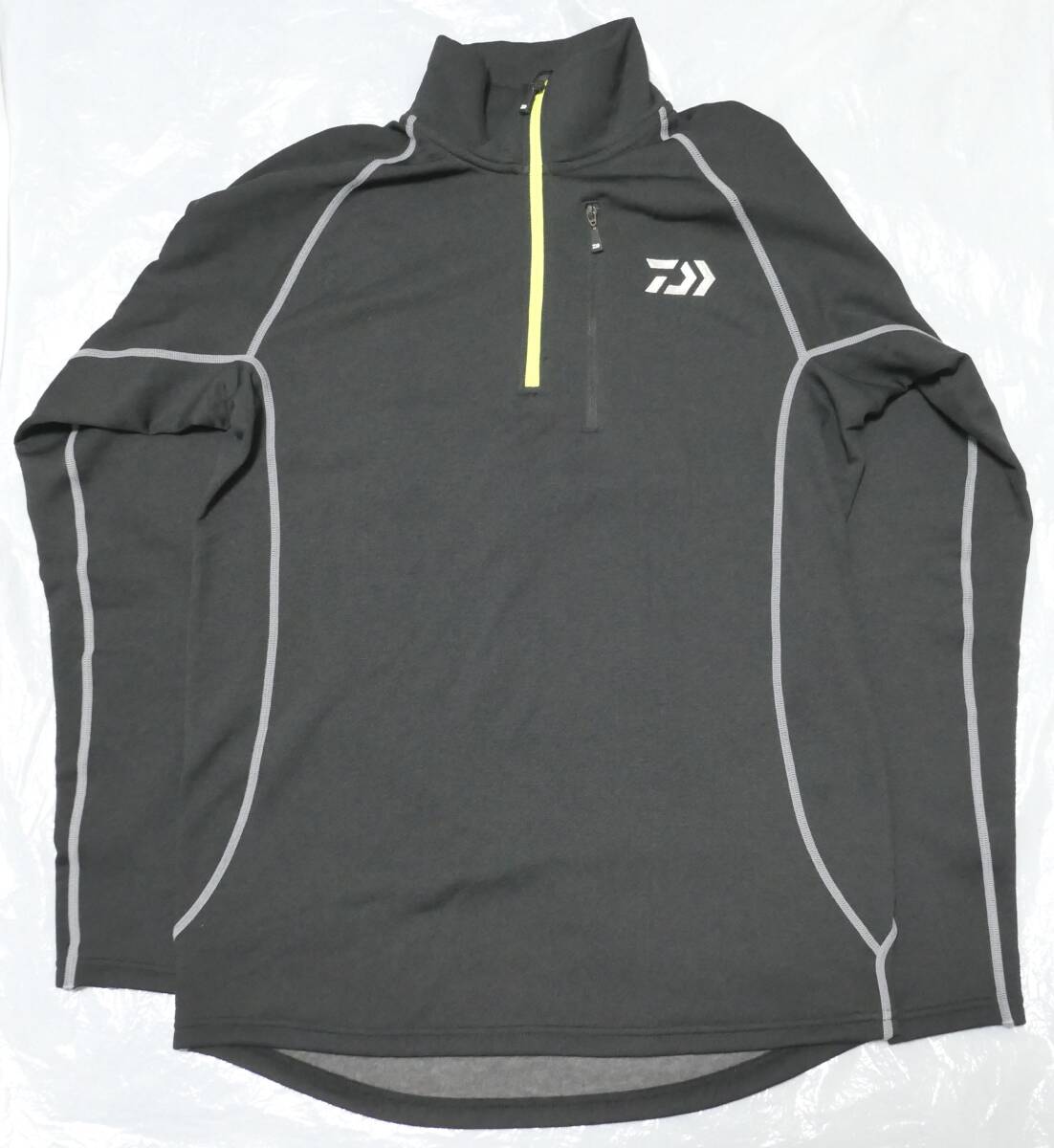 送料0円 未使用 高級素材 ダイワ ブレス マジック ハーフジップ シャツ　DE-6603 ブラックライム　Lサイズ 定価12852円