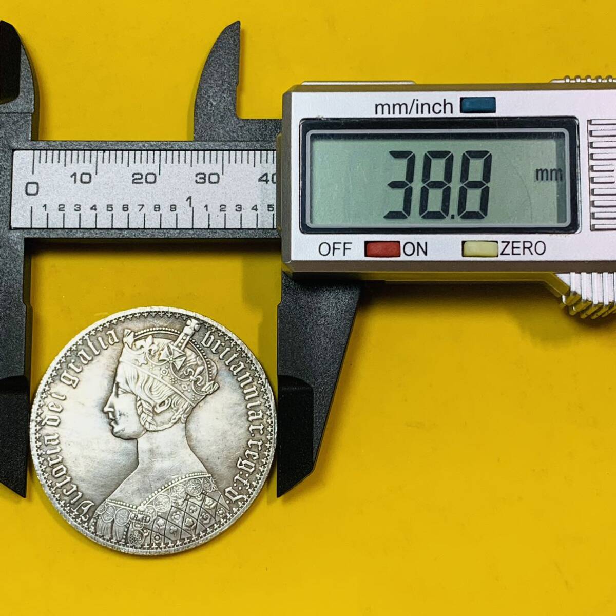 銀貨 古銭 イギリス ヴィクトリア女王 クラウン 1フロリン 国章 銀貨 古銭 イギリス ヴィクトリア女王 クラウン 1フロリン 国章