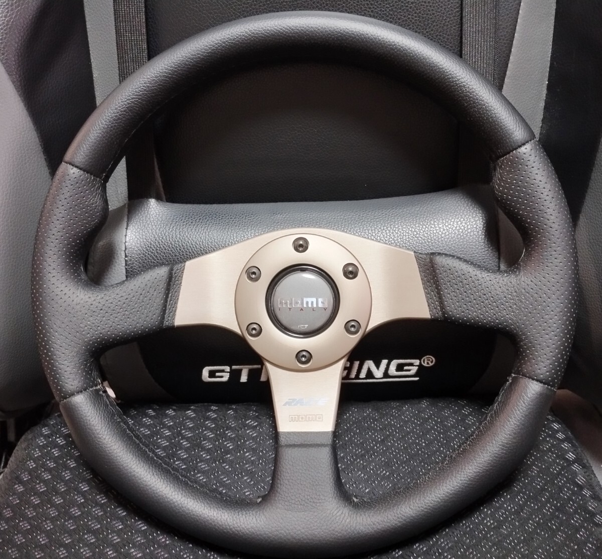 即決 美品 正規品 MOMO モモ RACE レース φ32 ブラックレザー&ブロンズスポーク 送料無料