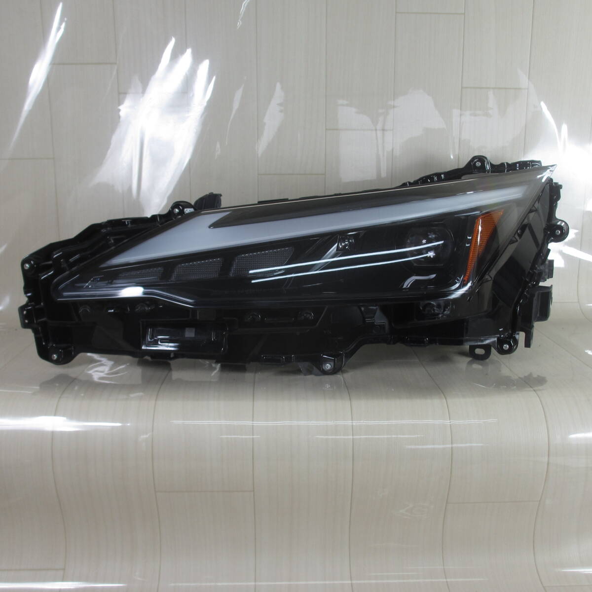 1-6 LEXUS RZ450e/RZ450 XEBM10/XEBM15純正3眼LEDヘッドライト左 KOITO 46-20