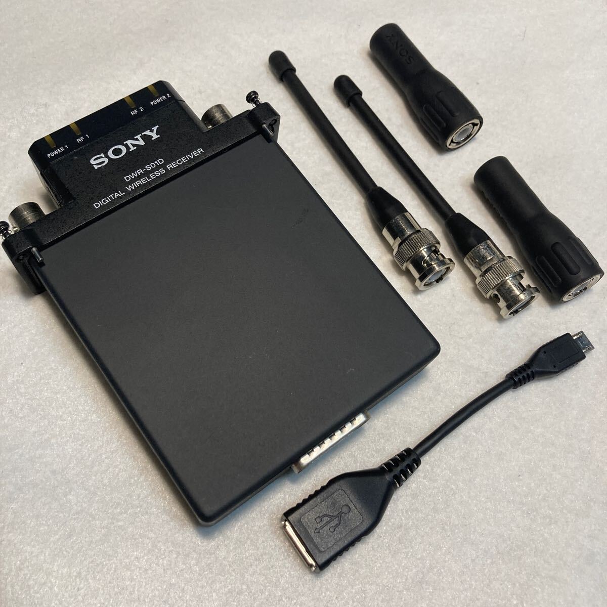 B帯デジタルワイヤレスレシーバーSONY DWR-S01D + DWA-F01D B帯デジタルワイヤレスレシーバーSONY DWR-S01D + DWA-F01D