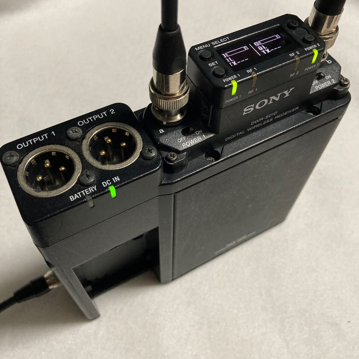 B帯デジタルワイヤレスレシーバーSONY DWR-S01D + DWA-F01D B帯デジタルワイヤレスレシーバーSONY DWR-S01D + DWA-F01D