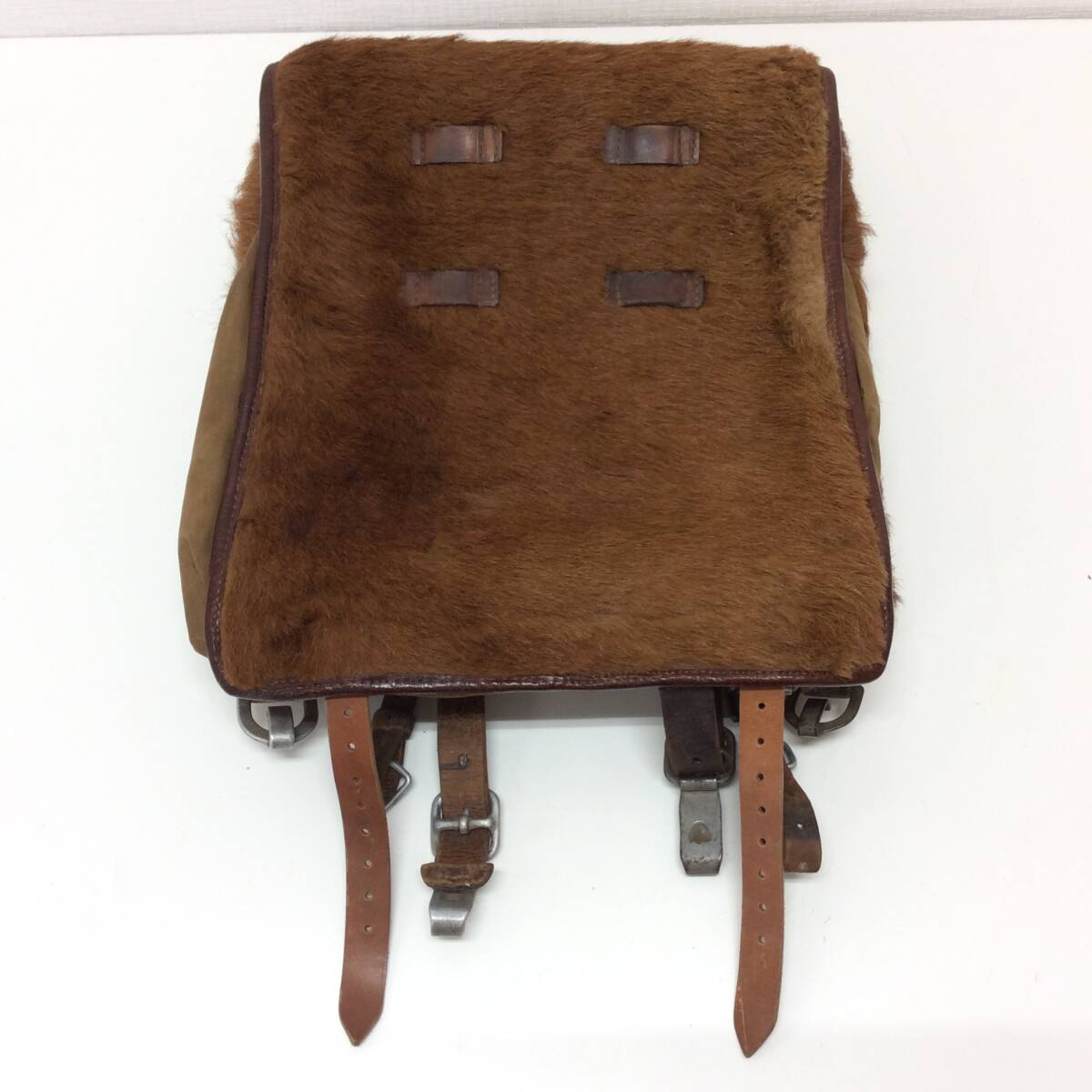 ■8086　ドイツ軍 毛皮背嚢 はいのう FROST&JAHNEL BRESLAU 1938 リュック ミリタリー 軍隊 軍物 装備品 背のう 詳細不明