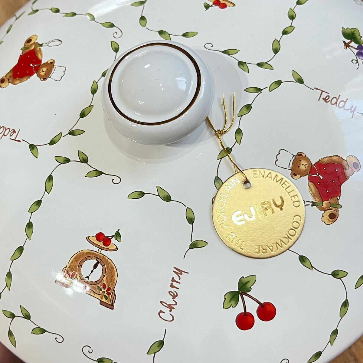 送料無料 未使用 エジリー EJIRY テディベア ホーロー 両手鍋 送料無料 未使用 エジリー EJIRY テディベア ホーロー 両手鍋