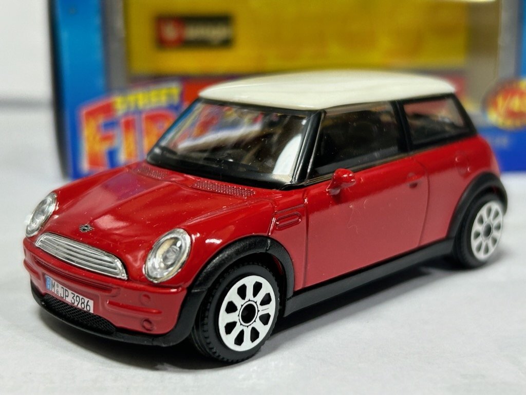 BBurago 1|43 MINI COOPER Mini Cooper