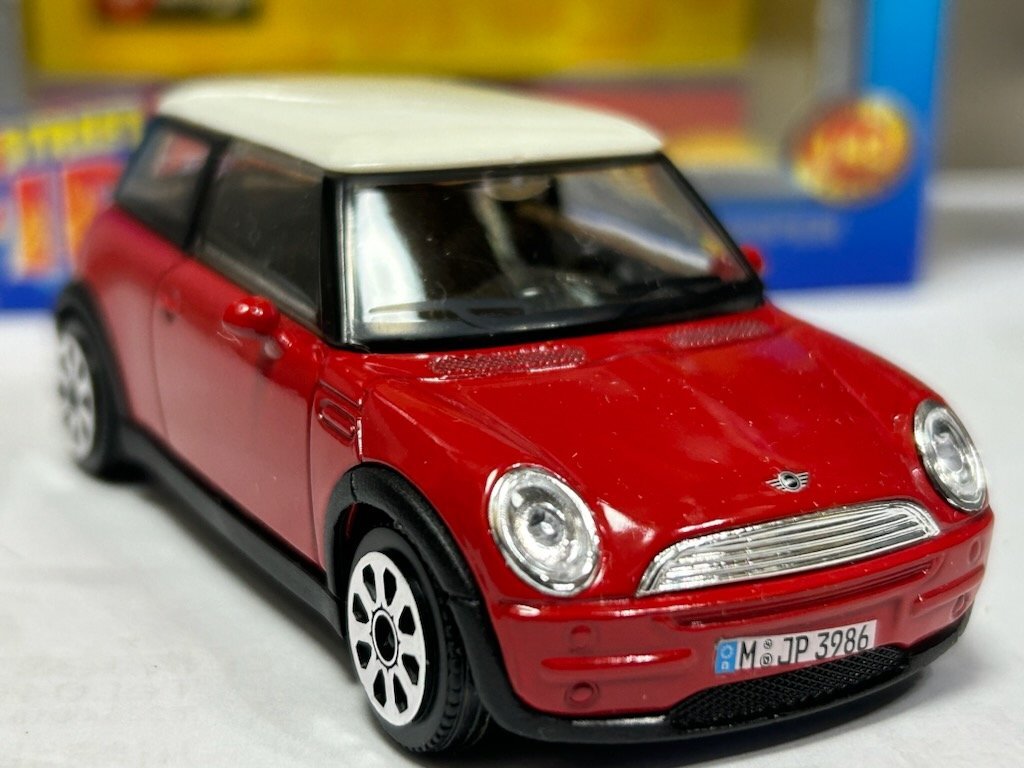 BBurago 1|43 MINI COOPER Mini Cooper
