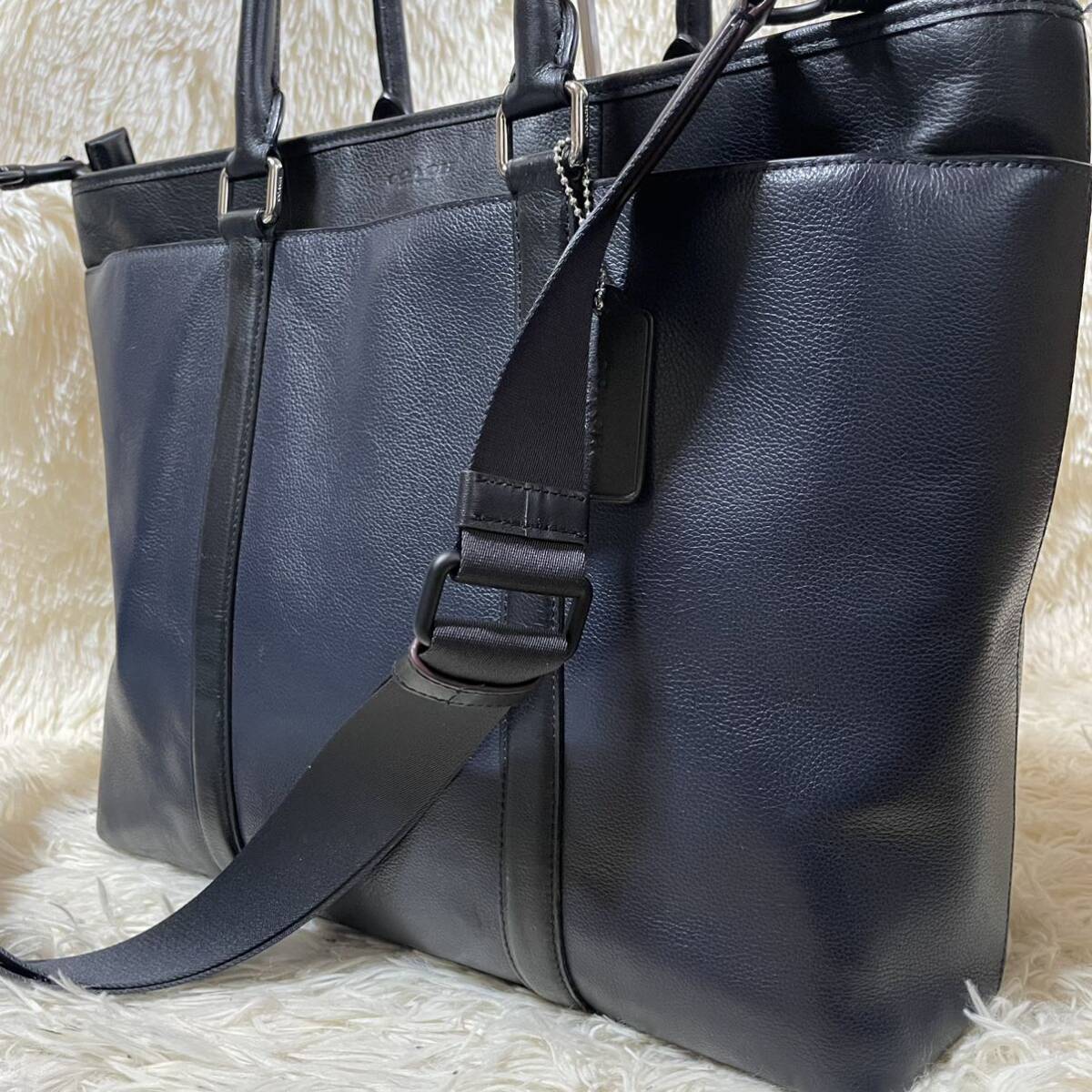美品 大容量 ●コーチ COACH トートバッグ ビジネス 2way ショルダー バイカラー レザー 本革 肩掛け ネイビー ブラック A4可 PC メンズ