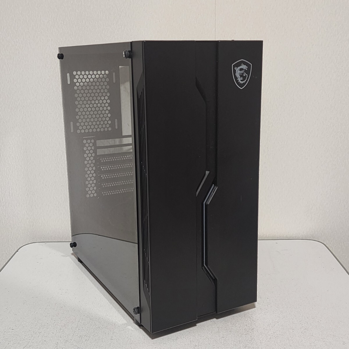 【送料無料】MSI MAG VAMPIRIC 010X ミドルタワー型PCケース(ATX) ケースファン・フィルター無し 【送料無料】MSI MAG VAMPIRIC 010X ミドルタワー型PCケース(ATX) ケースファン・フィルター無し