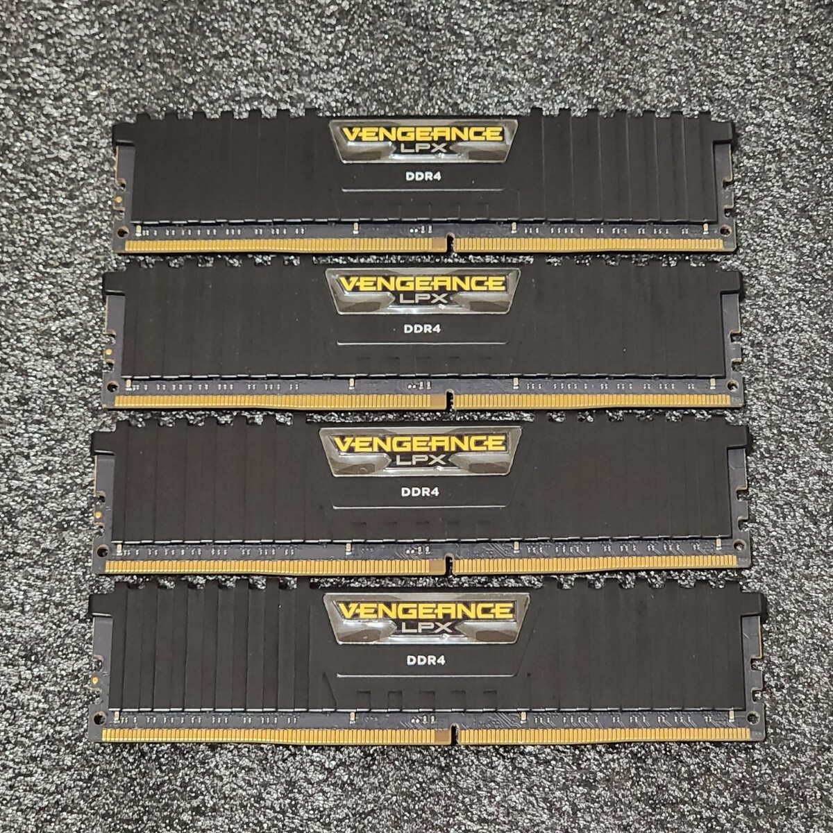 CORSAIR VENGEANCE LPX DDR4-2666MHz 64GB (16GB×4枚キット) CMK64GX4M4A2666C16 動作確認済み デスクトップ用 PCメモリ 