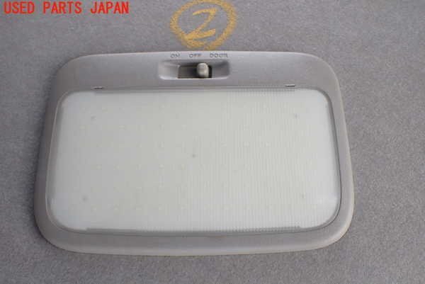 5UPJ-97626412]ハイエースバン200系(GDH201V)ルームランプ2 (２列目) 中古