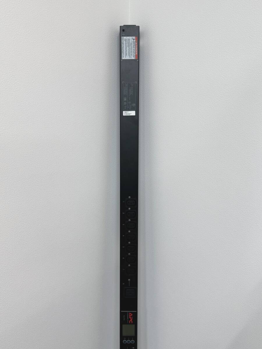 APC Rack PDU AP8959 Switched Rack Power Distribution Unit シュナイダーエレクトリック 社 16A 100/200V C13 / x21 C19 / x3 (No.882)