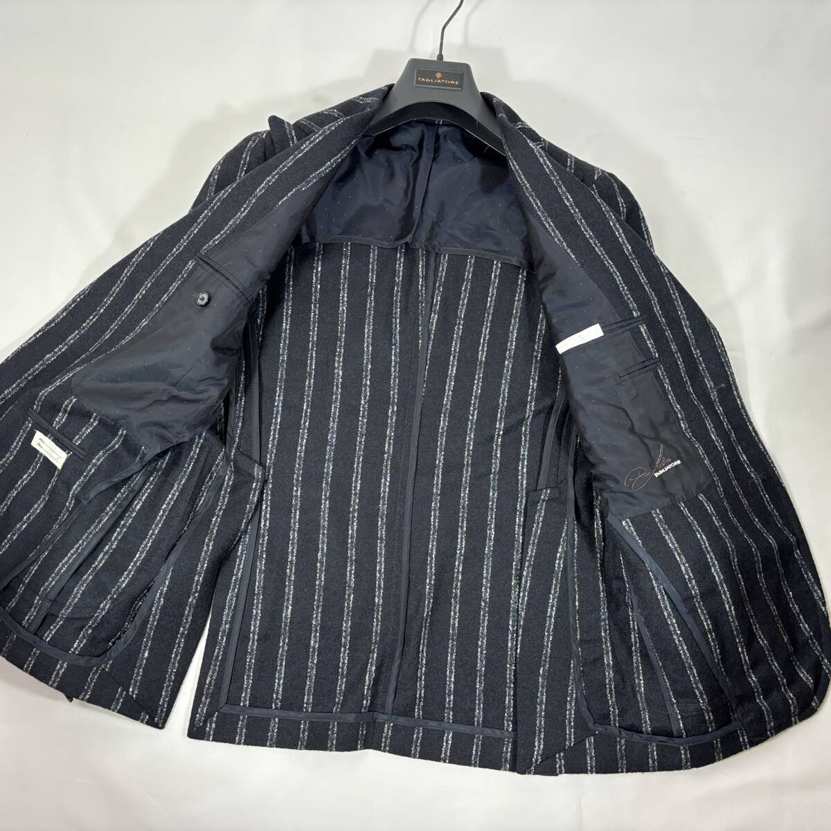 極美品 > TAGLIATORE タリアトーレ ストライプ テーラード 極美品 > TAGLIATORE タリアトーレ ストライプ テーラード