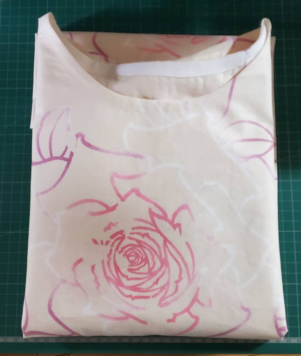 パウダーベージュ　ピンクグラデーションの薔薇　浴衣　反物　チュニック　著物リメイク　ハンドメイド　綿100% コットン　ふんわり五分袖