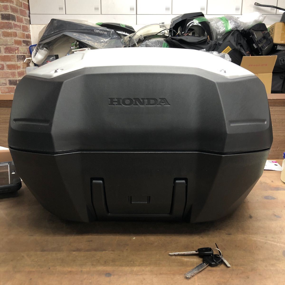 ● X-ADV RH10-11003〜外し　ホンダ　純正リアボックス