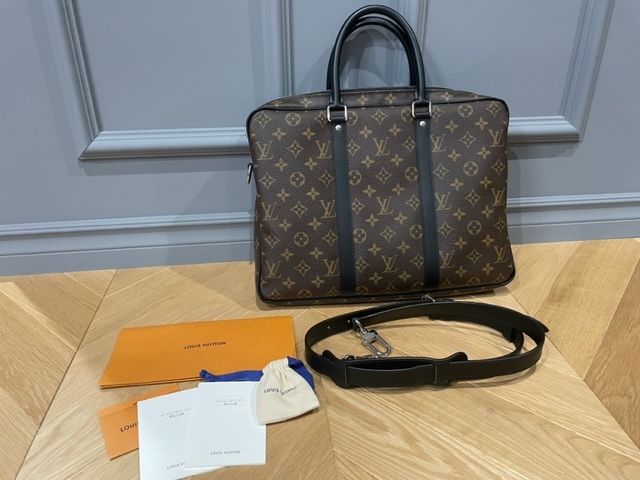 ★送料無料【新品同様】 ルイ・ヴィトン LOUIS VUITTON ポルトドキュマン メンズバッグ M52005