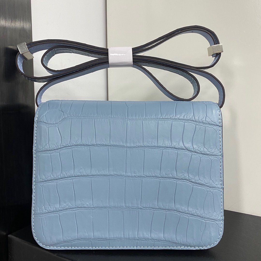  stylish tofu bag leather pochette genuine article . leather . leather lady's bag shoulder bag crocodile leather light blue 