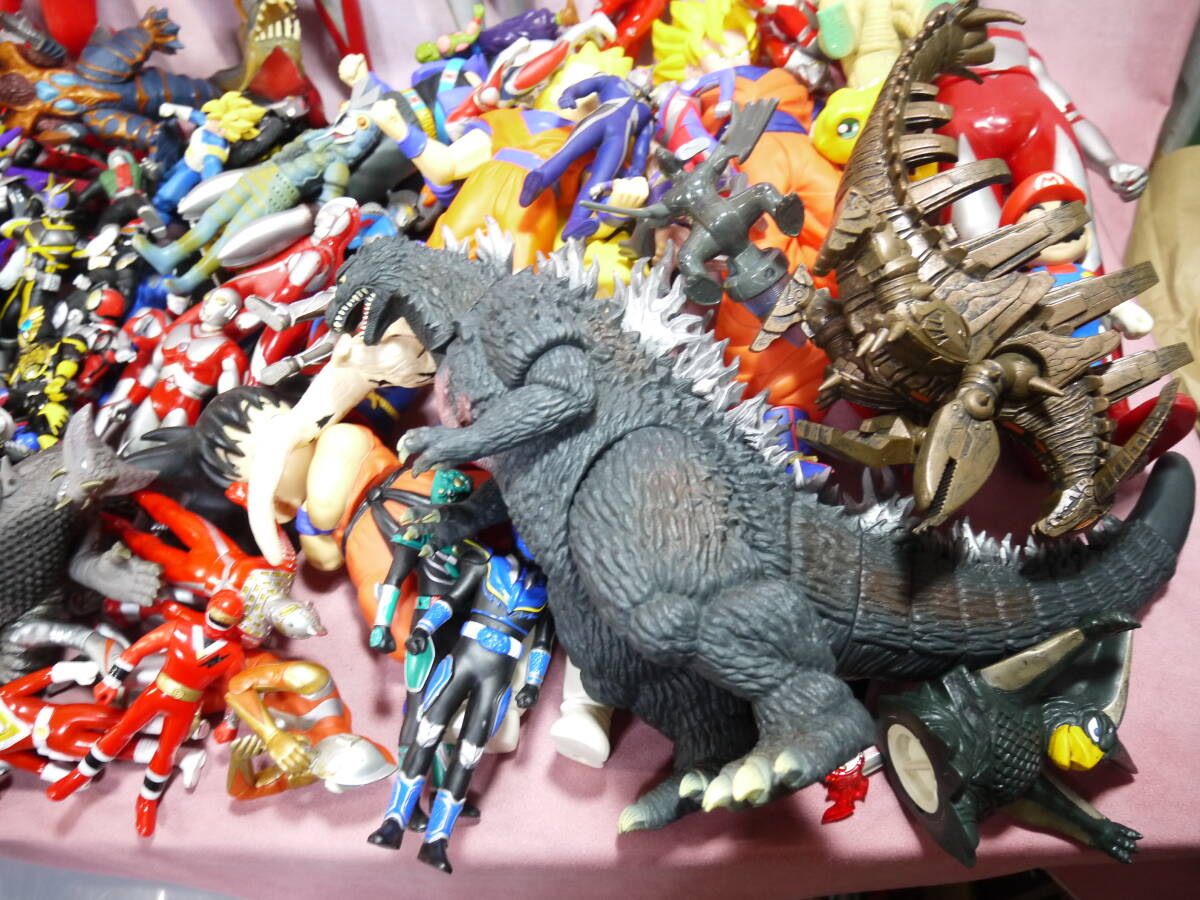 ウルトラマンフィギュア 怪獣 恐竜 仮面ライダーまとめ売り Yahoo!オークション - ジャンク品 ウルトラマン ウルトラ怪獣