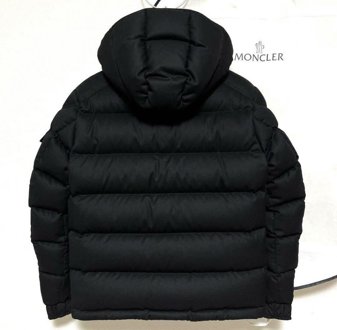 極美品】国内正規品 MONCLER モンクレール モンジュネーブル 極美品】国内正規品 MONCLER モンクレール モンジュネーブル