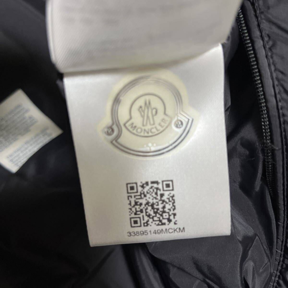 極美品】国内正規品 MONCLER モンクレール モンジュネーブル 極美品】国内正規品 MONCLER モンクレール モンジュネーブル