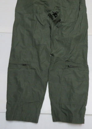 CO9 the US armed forces the truth thing USAF America old clothes flight suit CWU-27P coverall 44 big size ARMIDalamido green series coverall Air Force all-in-one Old 