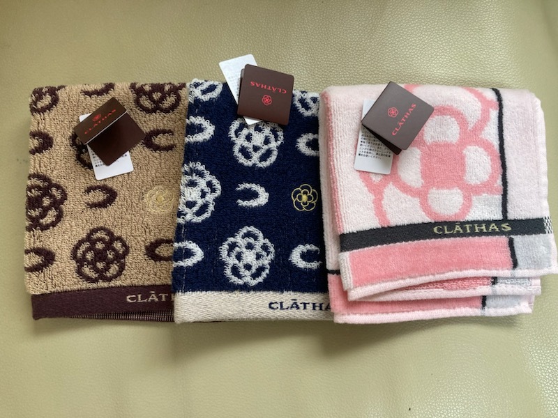 ☆CLATHAS☆タオルハンカチ　カメリア☆3枚セット☆クレイサス☆新品未使用タグ付き☆即決