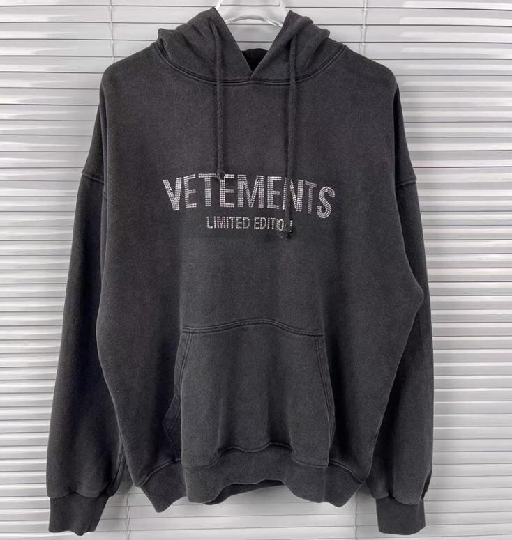 VETEMENTS ヴェトモン LIMITED EDITION HOODIE スウェットプルパーカ パーカ 人気 中古 Lサイズ