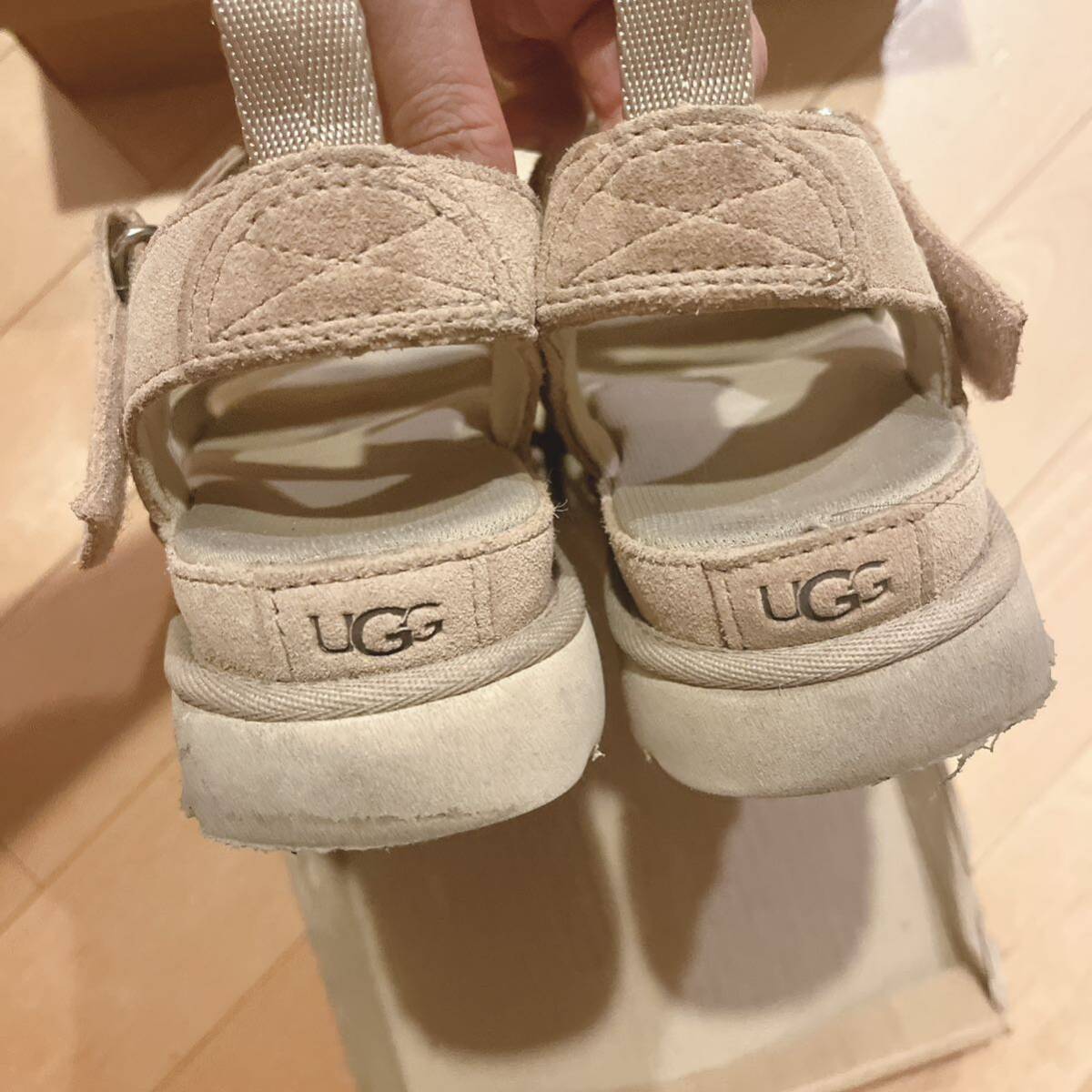 UGG サンダル ベージュ 箱付き USA6 日本サイズ23 0cm 2024年 UGG サンダル ベージュ 箱付き USA6 日本サイズ23 0cm 2024年