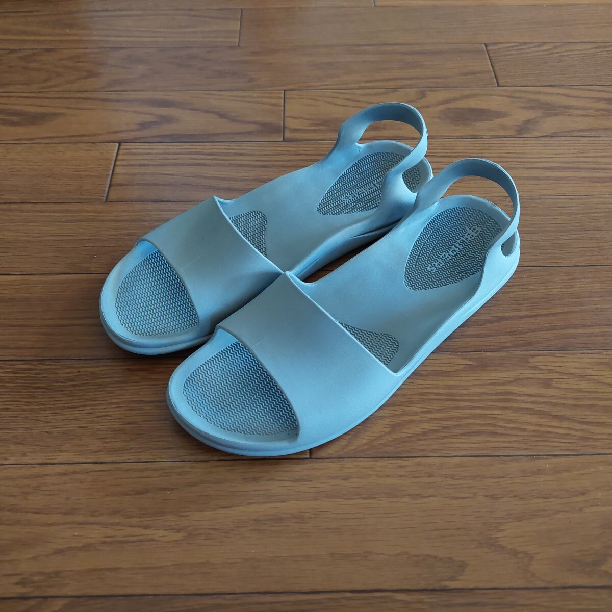 未使用 BLIPERS ブリッパーズ PVC サンダル グレー サイズ43 イタリア制