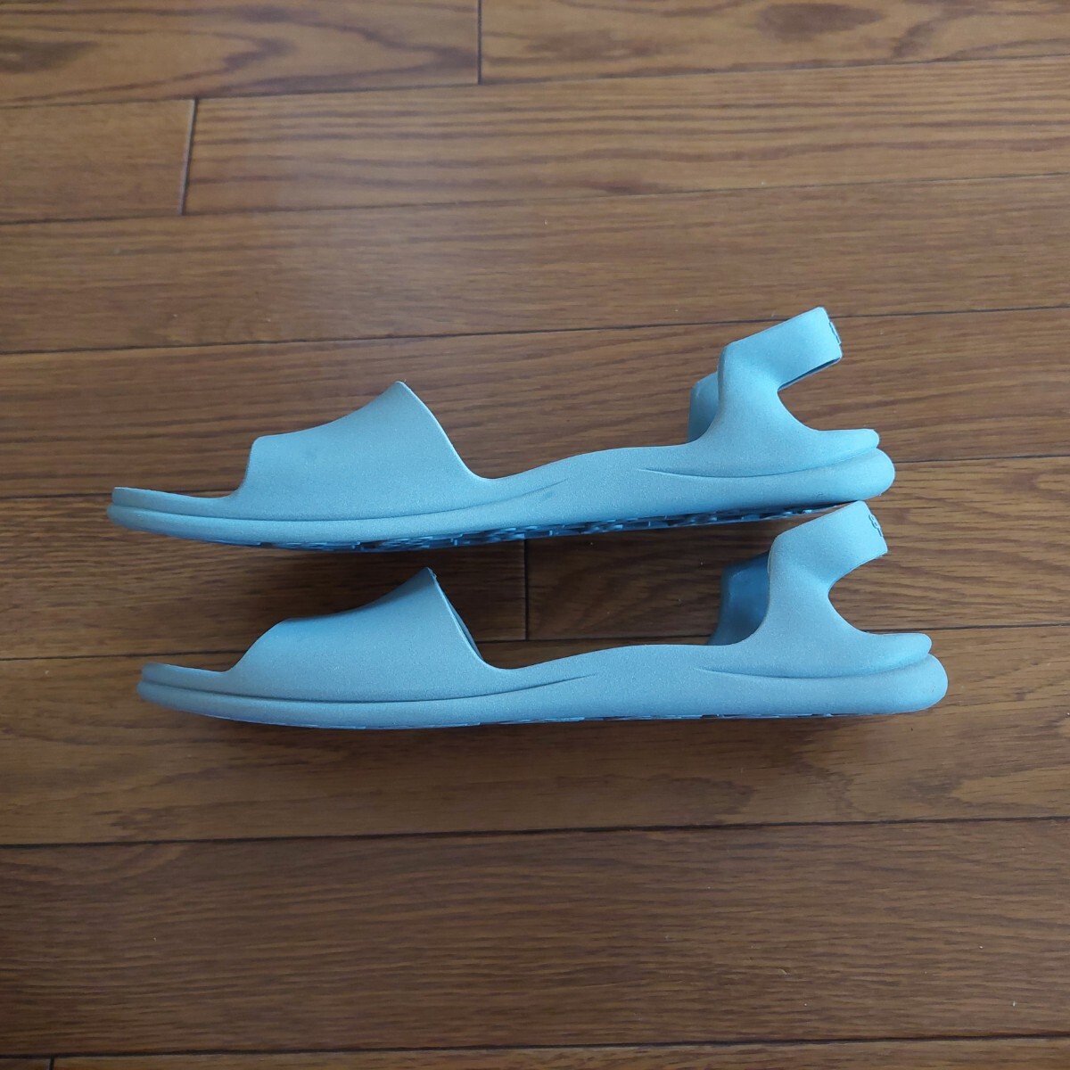 未使用 BLIPERS ブリッパーズ PVC サンダル グレー サイズ43 イタリア制