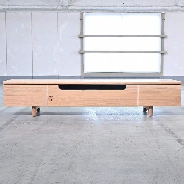 「新古品」飛騨産業・ローキャビネット（オーク無垢材） 新古品」飛騨産業・ローキャビネット（オーク無垢材）