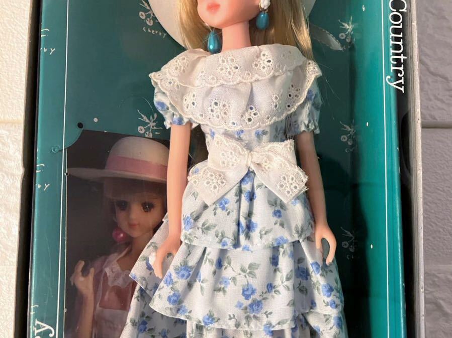 レア ☆ タカラトミー スイートカントリー バービー 花柄 レア ☆ タカラトミー スイートカントリー バービー 花柄