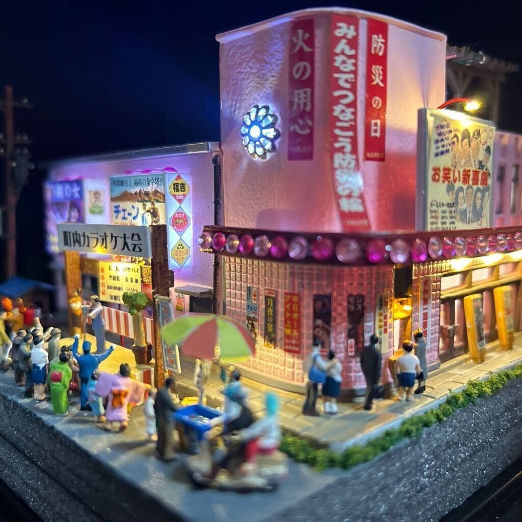 【当店一番人気】 新春 150分の1 カラオケ大会 昭和の映画館 ジオラマ 1/150 その他