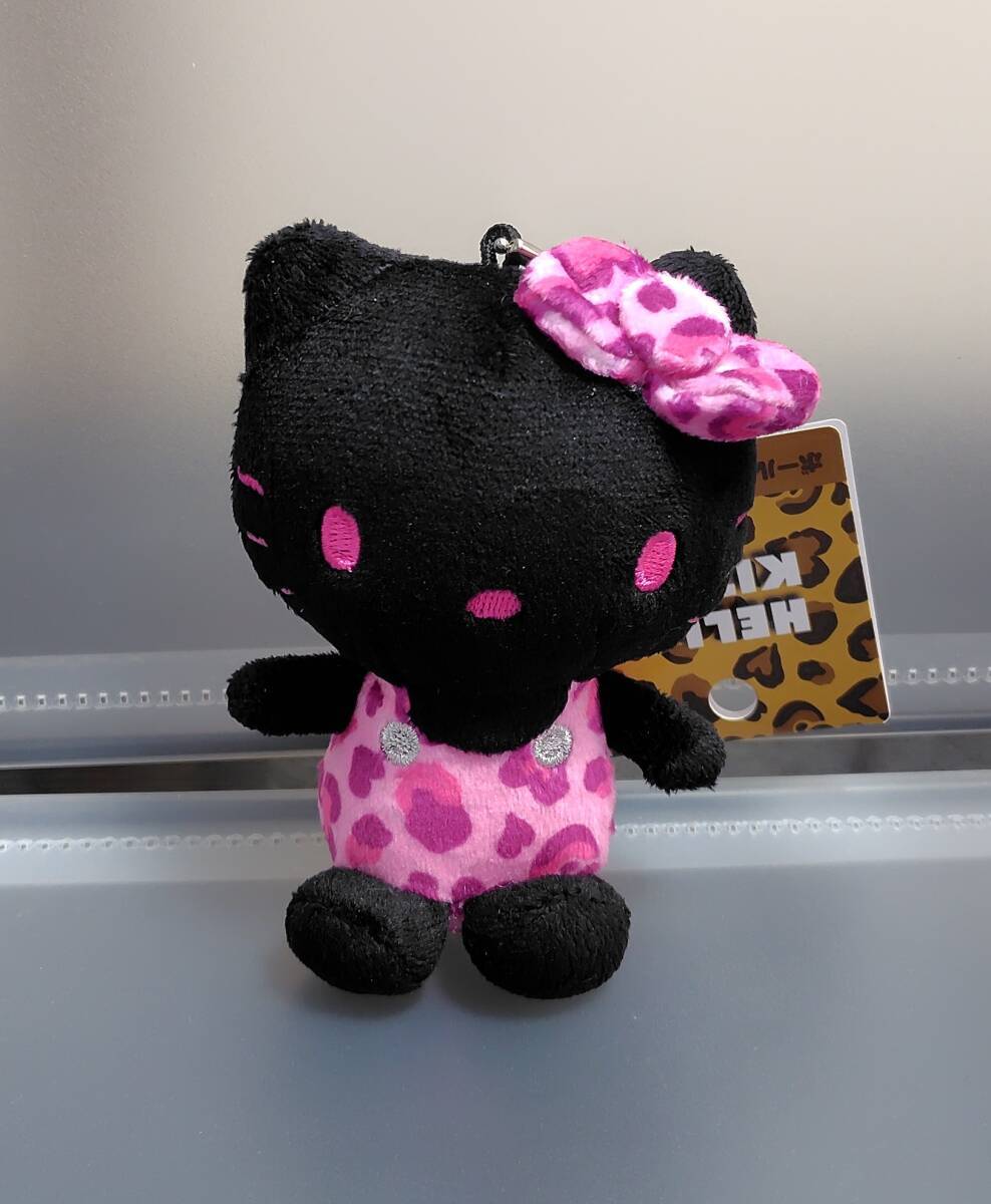 ハローキティヒョウ柄ブラックピンクマスコットチャーム ハローキティヒョウ柄ブラックピンクマスコットチャーム