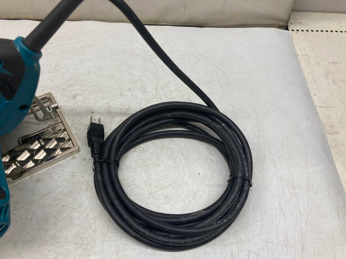 中古品】☆makita(マキタ) 125㎜電気マルノコ アルミベース 5230 中古品】☆makita(マキタ) 125㎜電気マルノコ アルミベース 5230