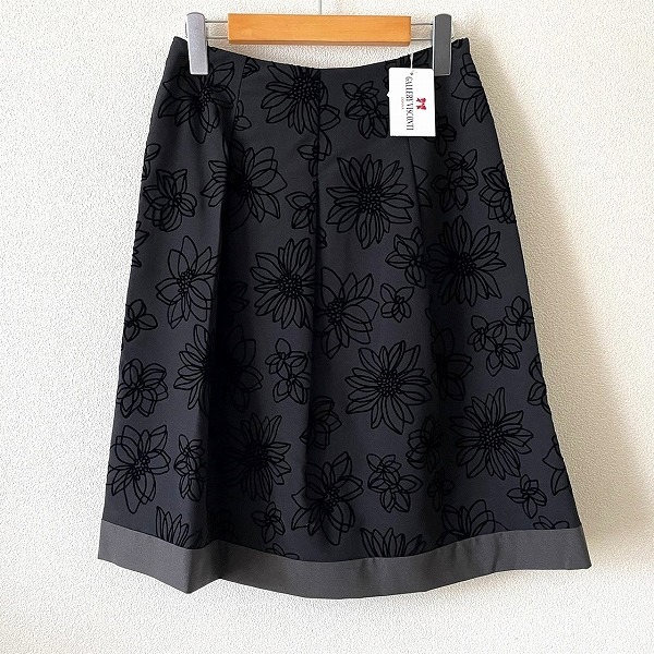 #anc ギャラリービスコンティ GALLERYVISCONTI スカート 2 黒系 花柄 タグ付き 美品 レディース [900060]