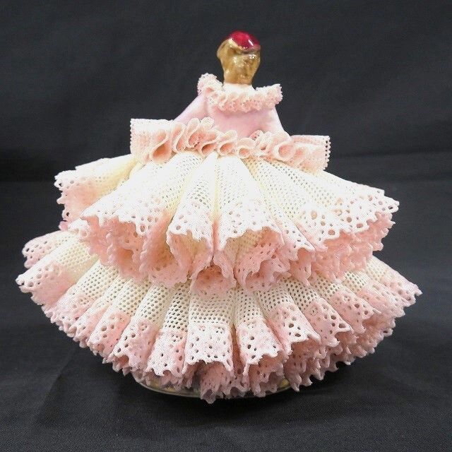 dresden ドレスデン　置物　フィギュリン　欠けあり