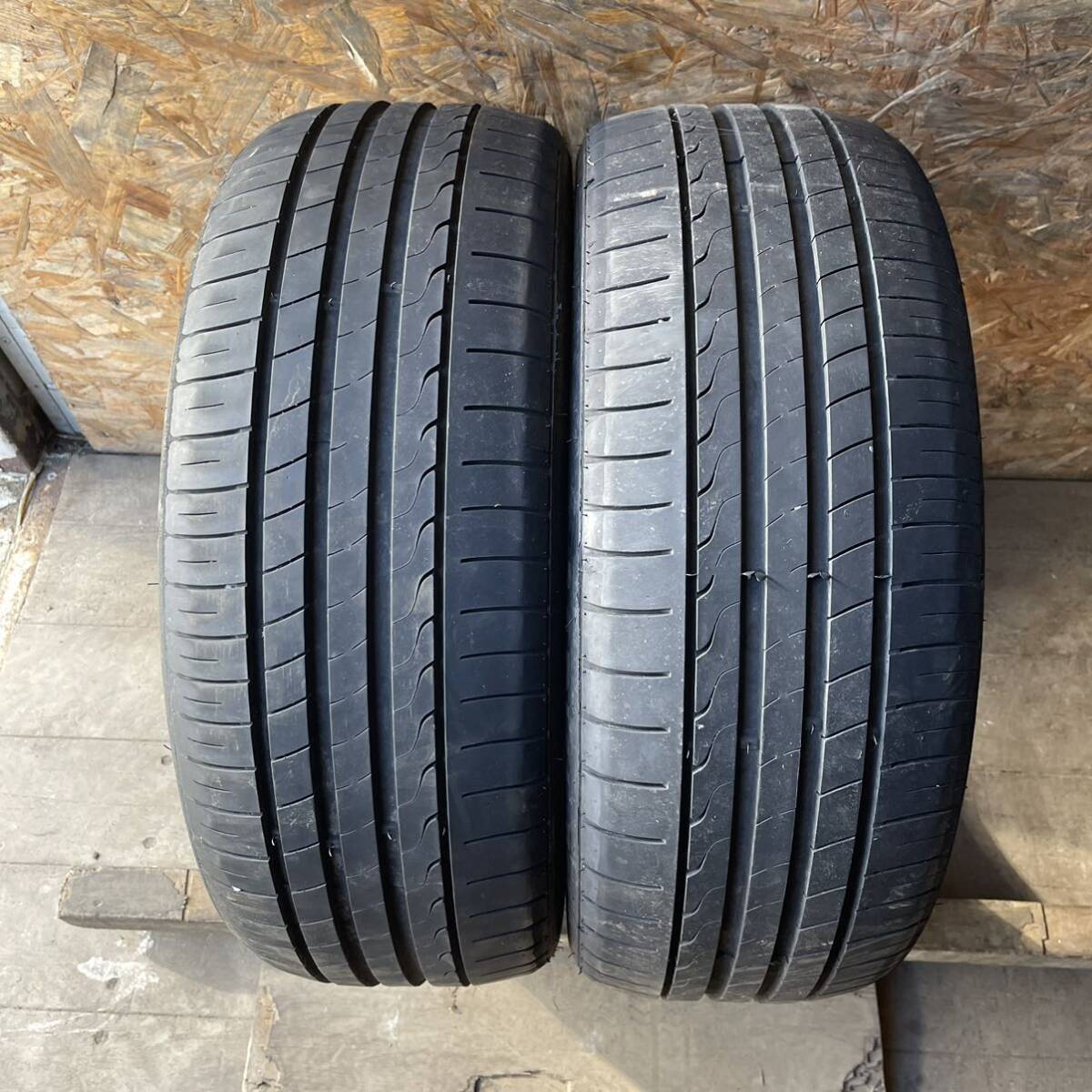 バリ山　MINERVA RADIAL F205 205/50R17 夏タイヤ　2023年製　17インチ　2本