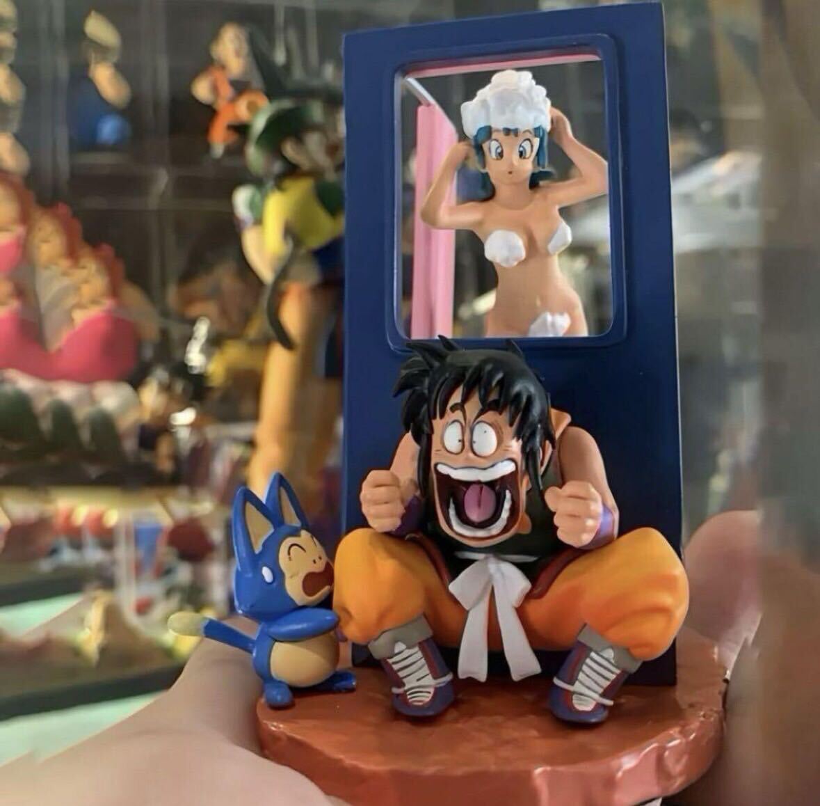 新品未使用 ドラゴンボール ブルマ 亀仙人 フィギュア 高さ10cm 新品未使用 ドラゴンボール ブルマ 亀仙人 フィギュア 高さ10cm