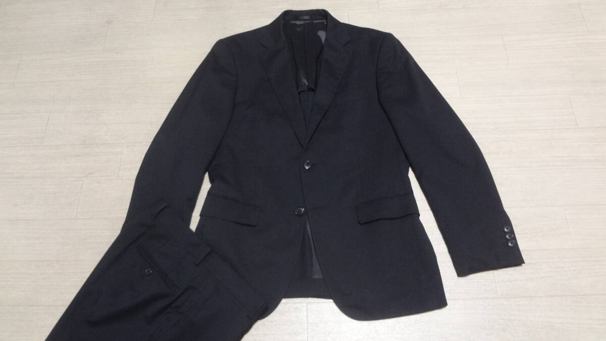 170cmW80cm A5★PERSONS FOR MEN★美シルエット★上質2Bフォーマルスーツ黒/ブラック冠婚葬祭礼服喪服結婚式葬儀お通夜★パーソンズ