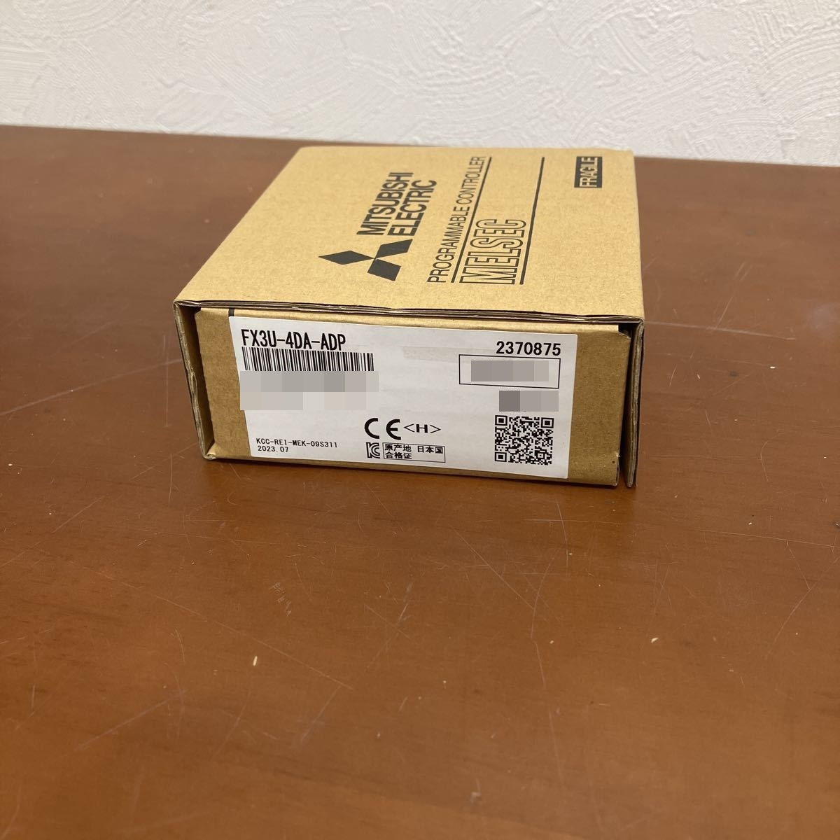 ●未使用品　2023年製　三菱電機 シーケンサ　FX3U-4DA-ADP ②