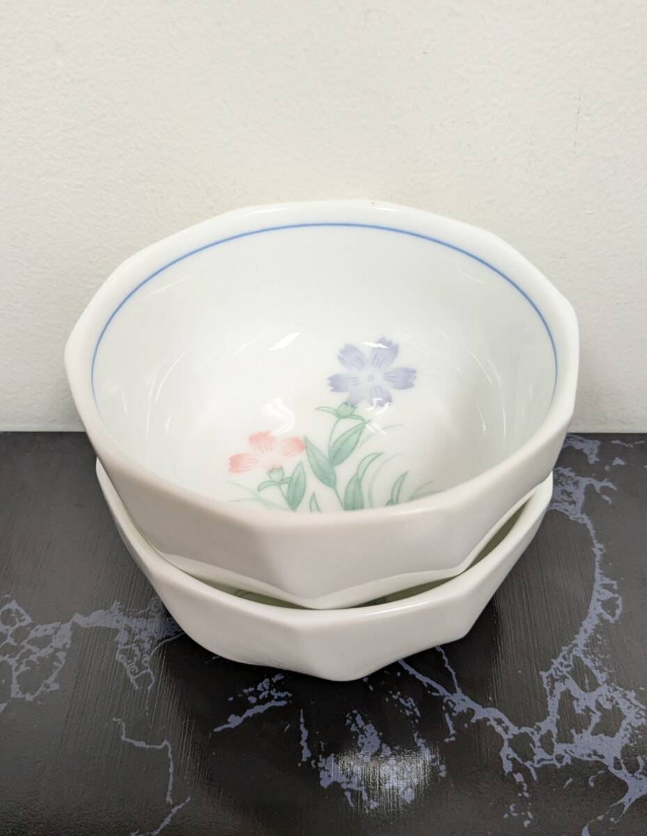 美品 有田焼 幸山窯 撫子花柄 小鉢2個セット 陶磁器 珍しい十角形 和食器 紫ピンク色の花 レア かわいい 使用感あまりなし 美コレクション_画像9