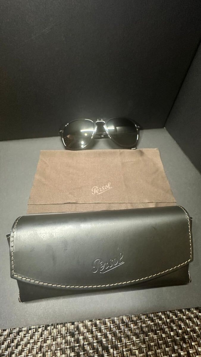 056 美品 Persol ペルソール サングラス ケース付き イタリア老舗 アイウェア ブラック系 649 95/31 54020 140 3N