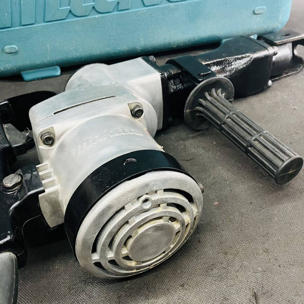 makita マキタ 100V 電動ハンマ 六角シャンク21mm HM1201 中古美 makita マキタ 100V 電動ハンマ 六角シャンク21mm HM1201 中古美