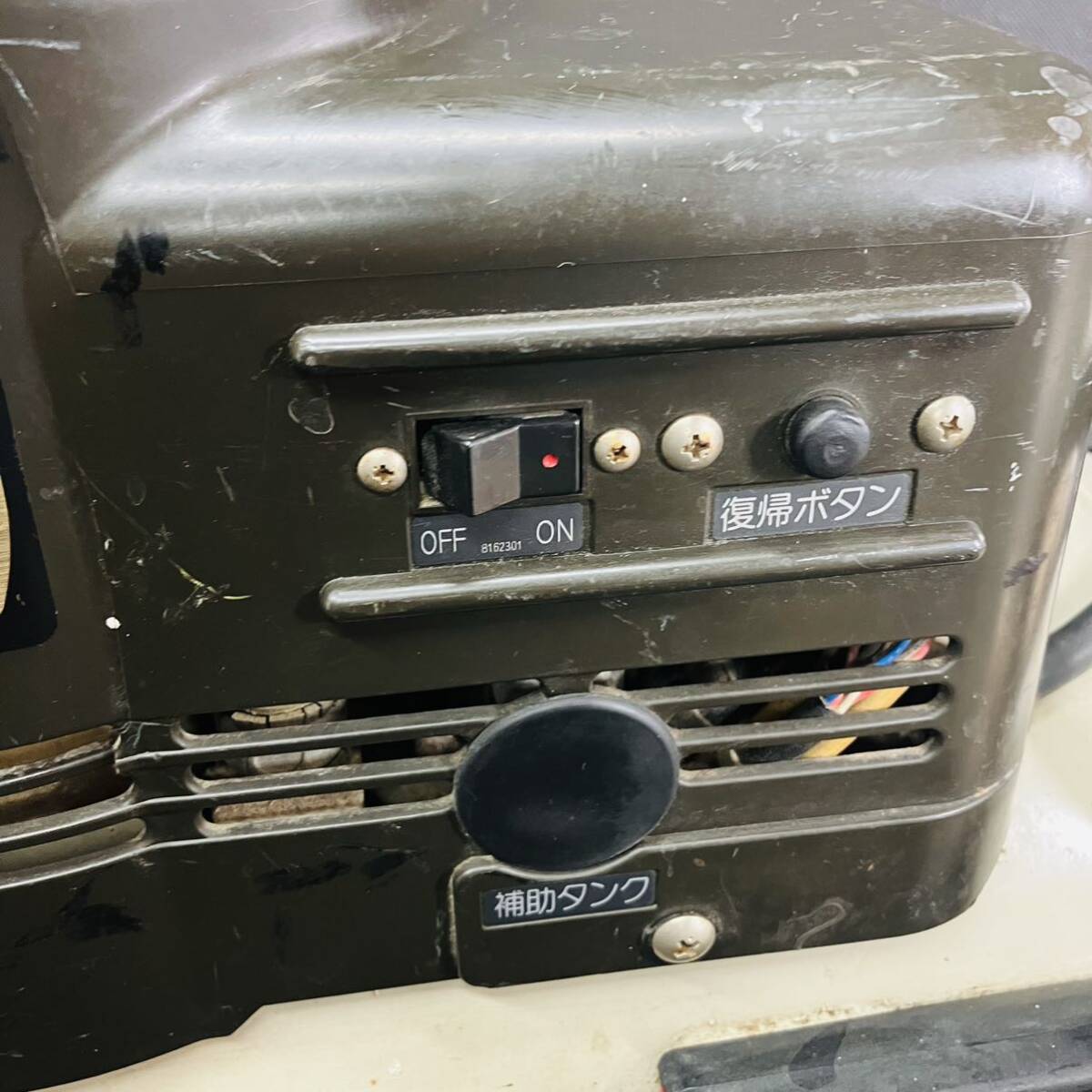 makita マキタ 常圧エアーコンプレッサー AC1211 100V50Hz専用機 makita マキタ 常圧エアーコンプレッサー AC1211 100V50Hz専用機