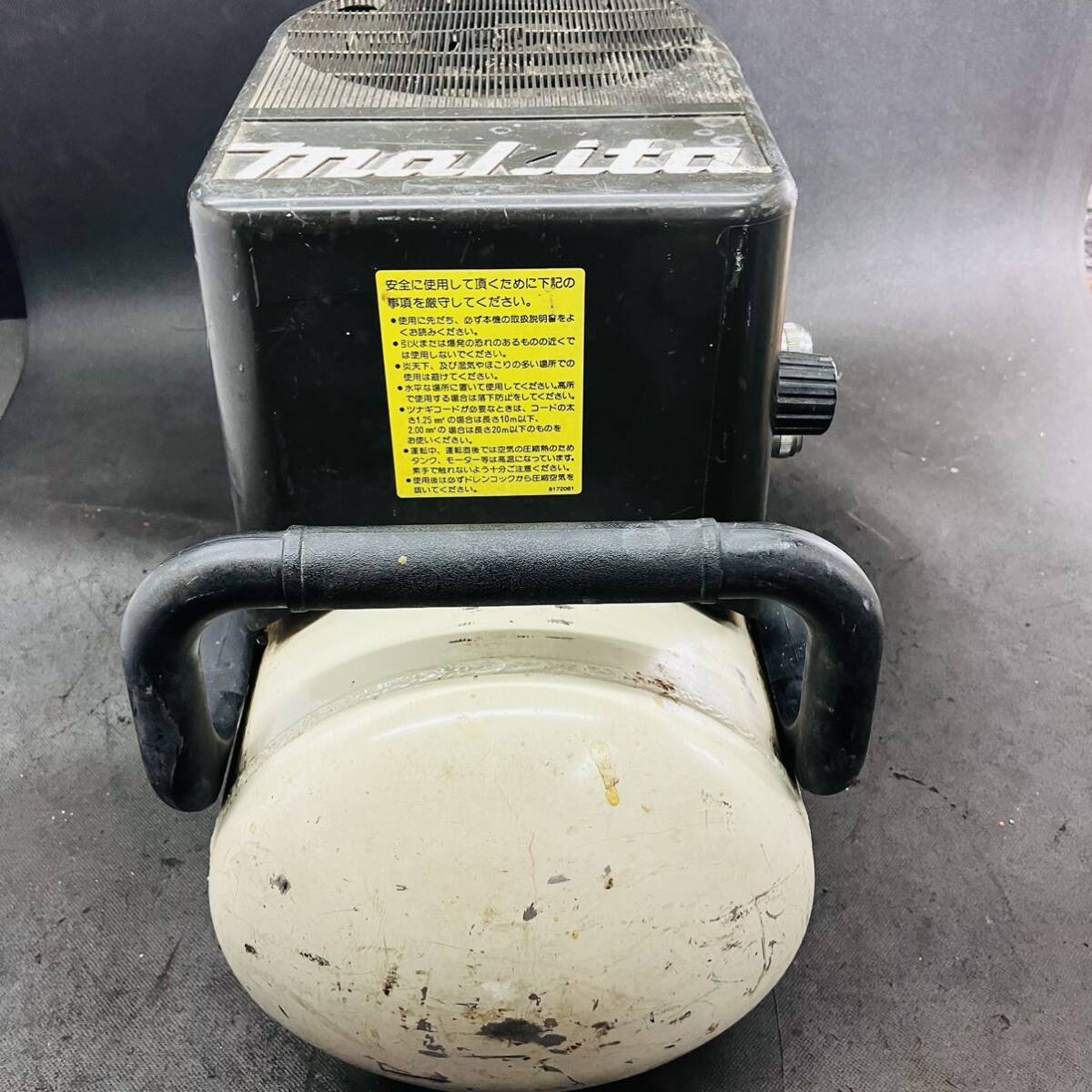 makita マキタ 常圧エアーコンプレッサー AC1211 100V50Hz専用機 makita マキタ 常圧エアーコンプレッサー AC1211 100V50Hz専用機