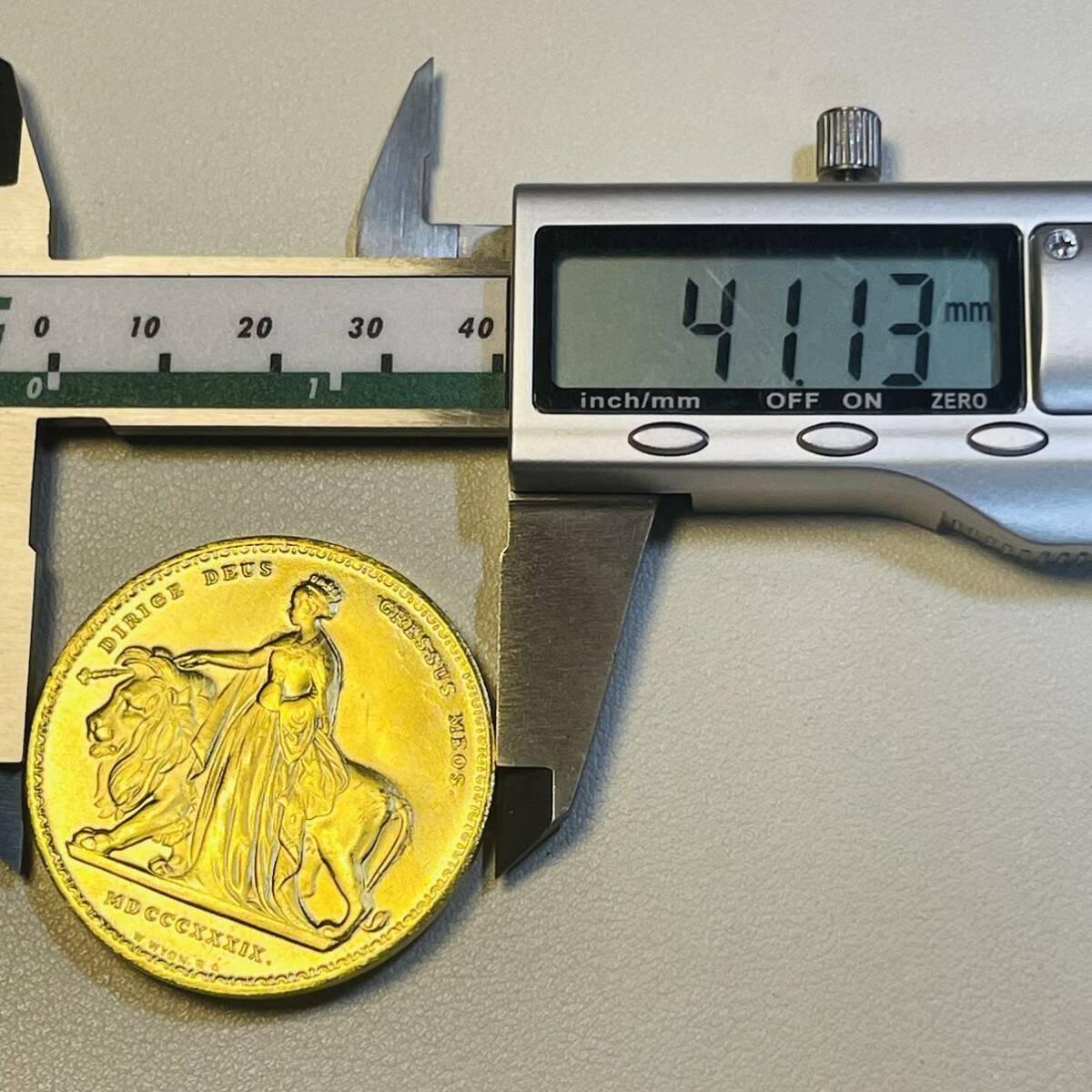 イギリス 硬貨 古銭 ヴィクトリア女王 1939年 ウナとライオン 神